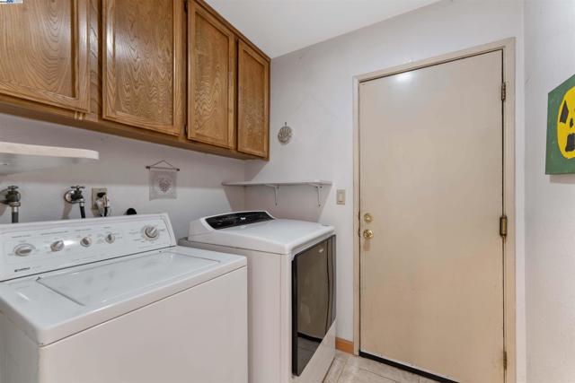 2901 Larkspur Dr., Antioch CA: https://media.crmls.org/mediaz/6226918a-be8e-42f9-a120-870c8f64834e.jpg