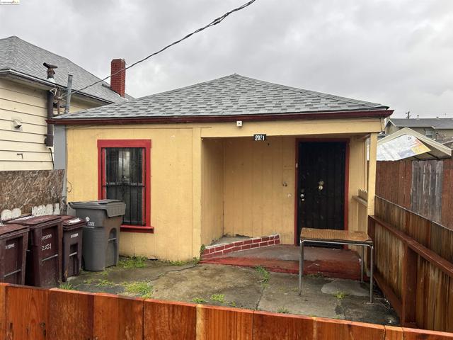 2606 20Th St, Oakland, California 94601, ,Multi-Family,For Sale,20Th St,41051573