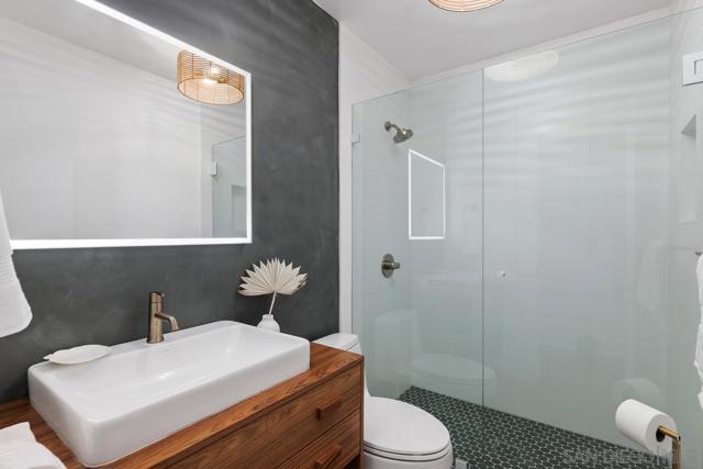 Image 26 of 52 For 4627 Park Dr