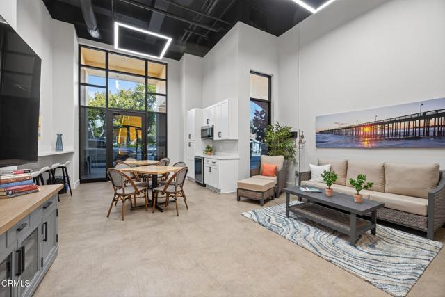 130 N Garden Street, Ventura CA: https://media.crmls.org/mediaz/62270cdf-d901-46f7-bb18-9088734aa9d4.jpg