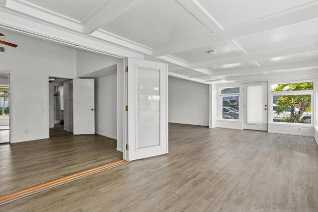 3760 Vista Campana S, Oceanside CA: https://media.crmls.org/mediaz/622795f7-7e8a-453f-b207-6ee9bcead5ea.jpg