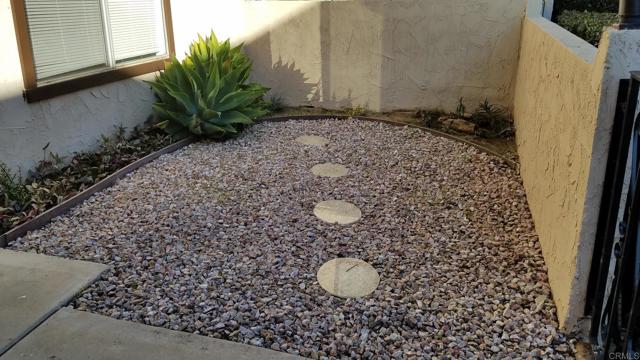 294 Chambers St, El Cajon CA: https://media.crmls.org/mediaz/6227dc89-f8f9-44fa-94a4-6ffcdb765551.jpg