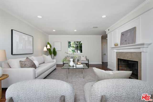15474 Loom Place, Sherman Oaks CA: https://media.crmls.org/mediaz/6227e184-a1f4-4e59-8167-49b3f45bb945.jpg