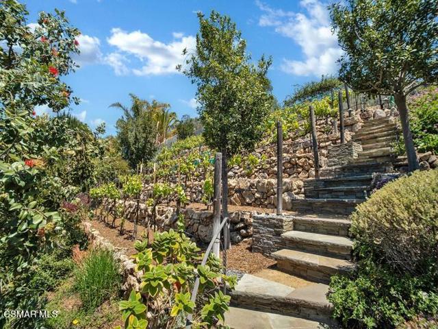5455 Via Olas, Newbury Park CA: https://media.crmls.org/mediaz/62280109-7d82-4bd3-8798-69d2acf15428.jpg