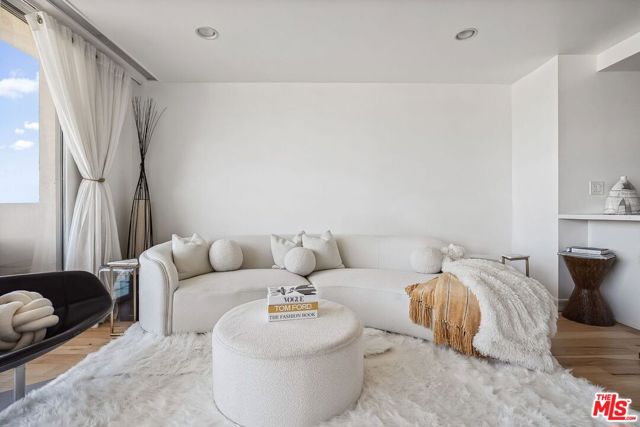 2170 Century Park East,  CA: https://media.crmls.org/mediaz/62285862-9b4e-4990-86ff-989f664b268f.jpg