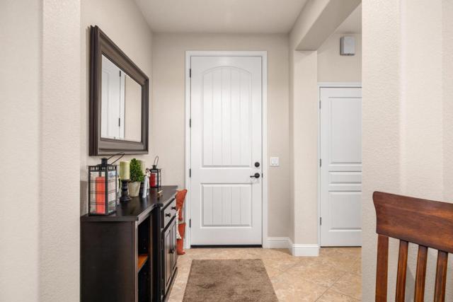2532 Laurel Ridge Court, Oakdale CA: https://media.crmls.org/mediaz/6229b7c1-c8f7-44ee-862a-c129aa7d8a98.jpg