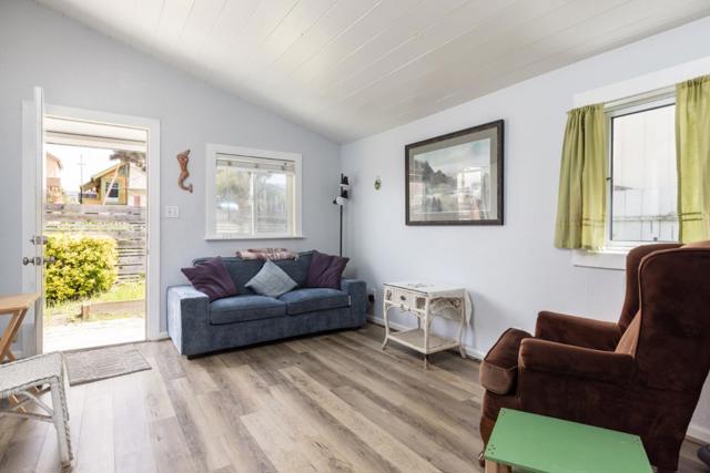 1703 Hilton Street, Seaside CA: https://media.crmls.org/mediaz/6229fff0-e10a-4068-af56-d5d8066b8e10.jpg