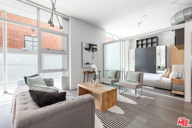 4080 Glencoe Avenue, Marina del Rey CA: https://media.crmls.org/mediaz/622aa03a-7ef3-432d-ad40-5aa92b08a35c.jpg