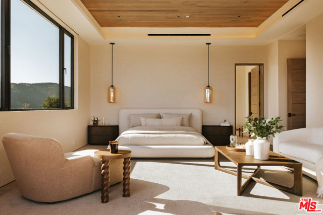 13674 Bayliss Road, Los Angeles CA: https://media.crmls.org/mediaz/622b1f83-1693-4750-a179-9a7fd8c901c5.jpg
