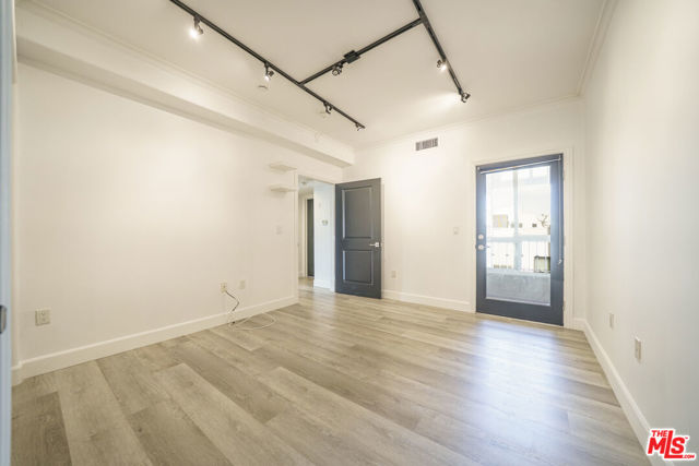 970 S St Andrews Place, Los Angeles CA: https://media.crmls.org/mediaz/622b8506-43c5-4a86-9516-3f96b817b77a.jpg