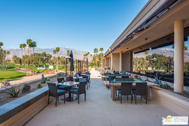 422 Forest Hills Drive, Rancho Mirage CA: https://media.crmls.org/mediaz/622c1bc0-3e72-43c6-9a63-17afaf1b7c57.jpg