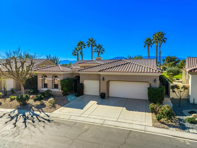 81347 Camino Sevilla, Indio CA: https://media.crmls.org/mediaz/622c3fe8-16cc-4d54-beba-60e19ef99cca.jpg