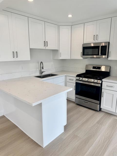 Detail Gallery Image 1 of 12 For 1235 N Brand Bld #1,  Glendale,  CA 91202 - 2 Beds | 2 Baths