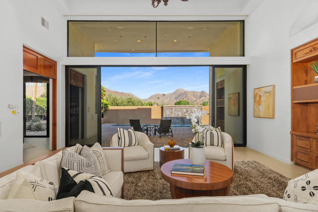 73481 Mariposa Drive, Palm Desert CA: https://media.crmls.org/mediaz/622c6ec9-941d-40a3-9659-dd774936d6b2.jpg