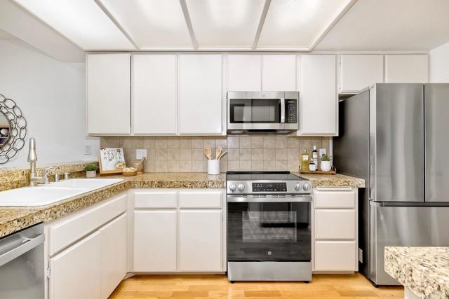 3098 Rue Dorleans 328