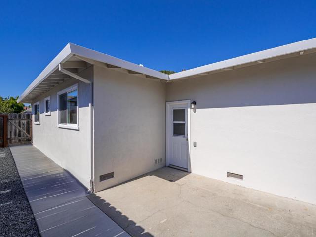 1221 Broadway, Santa Cruz CA: https://media.crmls.org/mediaz/622cc394-9ba8-48b4-a435-f99aa6d091a9.jpg