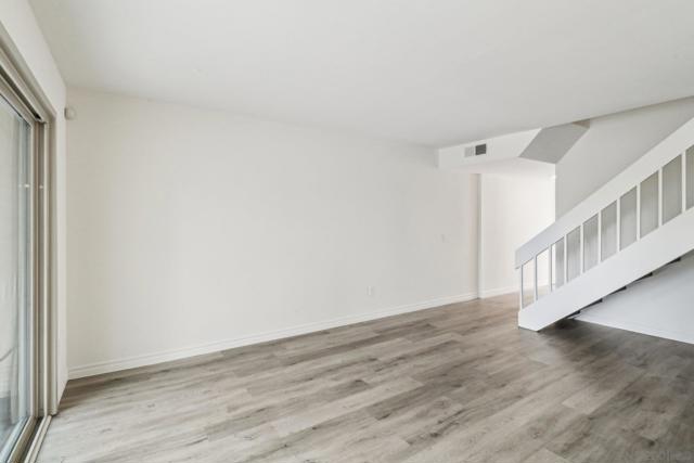 10263 Caminito Toronjo, San Diego CA: https://media.crmls.org/mediaz/622cd1d1-c197-42ab-b6a4-56e568a16240.jpg