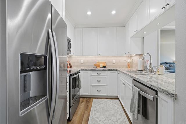 Detail Gallery Image 5 of 26 For 5704 Baltimore #327,  La Mesa,  CA 91942 - 2 Beds | 2 Baths