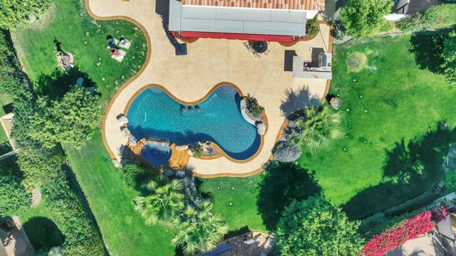 79455 Briarwood, La Quinta CA: https://media.crmls.org/mediaz/622d7958-77eb-4f48-a649-b63b2c053b9c.jpg