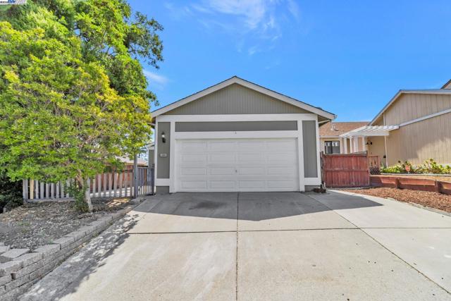 1290 Canterbury, Hercules CA: https://media.crmls.org/mediaz/622da275-7e74-448e-8757-7f2aab594ce5.jpg