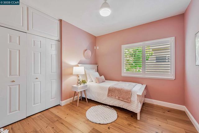 122 Claremont Crest Ct, San Ramon CA: https://media.crmls.org/mediaz/622df373-9ea6-43db-8425-f29a77a81a56.jpg
