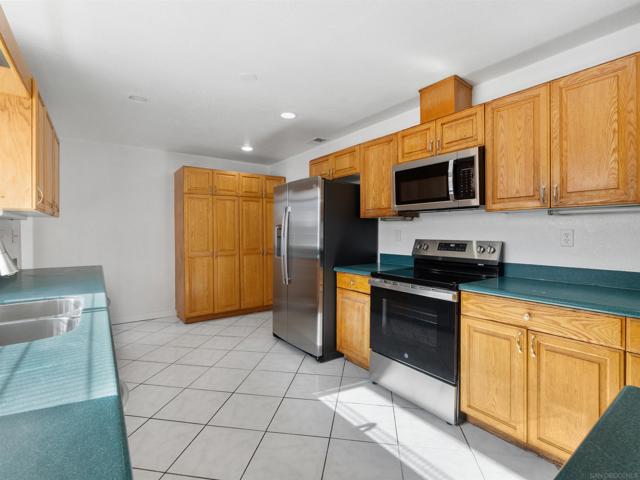 1621 Lilac, Ramona CA: https://media.crmls.org/mediaz/622e6314-df6d-4ae6-bb60-4977d549ef0b.jpg