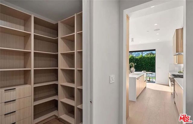 4453 Gentry Avenue, Valley Village CA: https://media.crmls.org/mediaz/622e90b0-7601-4e86-8111-b0859424629d.jpg