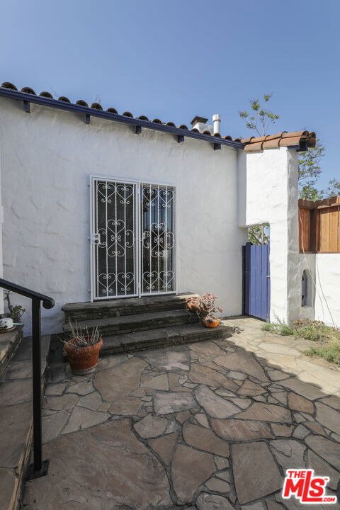 6281 Drexel Avenue, Los Angeles CA: https://media.crmls.org/mediaz/622ea8a0-6489-4b16-8c2f-fc897e651345.jpg