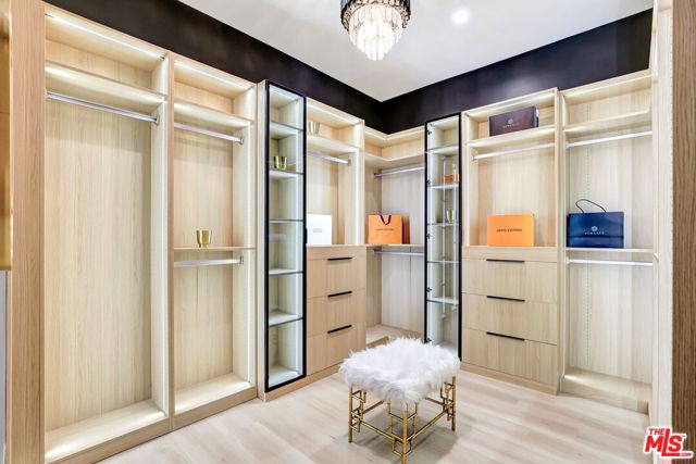 5730 Lasaine Avenue, Encino CA: https://media.crmls.org/mediaz/622fa60c-30d4-43ee-94e2-c7a4232b3ace.jpg