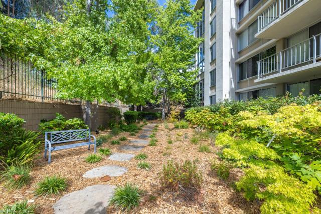 400 Davey Glen Road, Belmont CA: https://media.crmls.org/mediaz/6230c825-872a-4ad3-8bc0-f21f3904bbd1.jpg