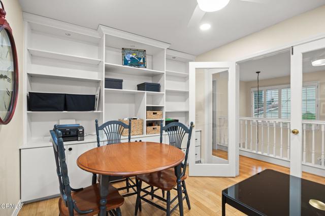 985 Corte Augusta, Camarillo CA: https://media.crmls.org/mediaz/623137f1-8f8d-4767-8d14-b03d90fceed8.jpg