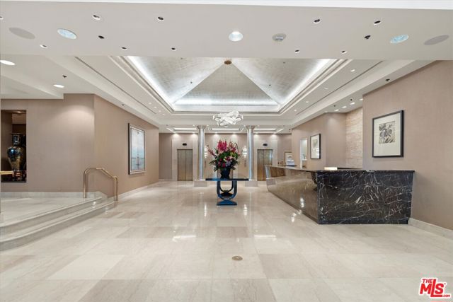 10724 Wilshire Boulevard, Los Angeles CA: https://media.crmls.org/mediaz/62322e7b-dd5f-4283-8f60-993fff86a292.jpg