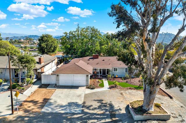 1945 Wedgemere Road, El Cajon CA: https://media.crmls.org/mediaz/6232ef0a-7e3a-4ef1-8215-a282e0b21670.jpg