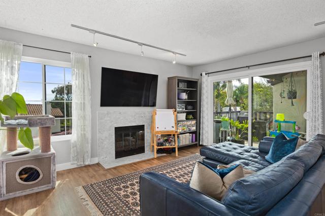 Detail Gallery Image 6 of 48 For 3580 Seahorn Cir, San Diego,  CA 92130 - 2 Beds | 2 Baths