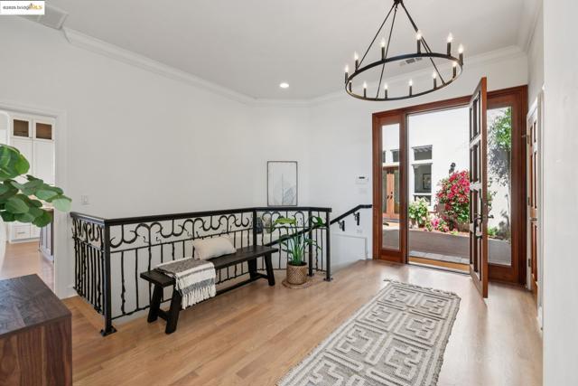 16032 Broadway Ter, Oakland CA: https://media.crmls.org/mediaz/62332da2-a7a5-4dae-a18a-dddd45934c6c.jpg