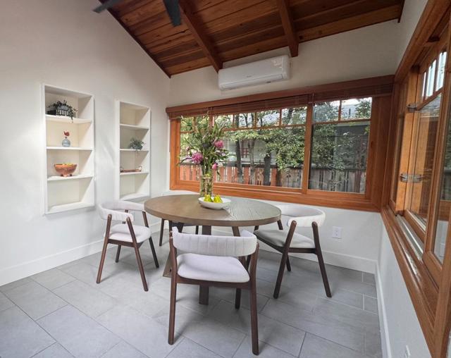 19940 Oakmont Drive, Los Gatos CA: https://media.crmls.org/mediaz/62339a9f-6888-49af-b495-ef457bd924dc.jpg