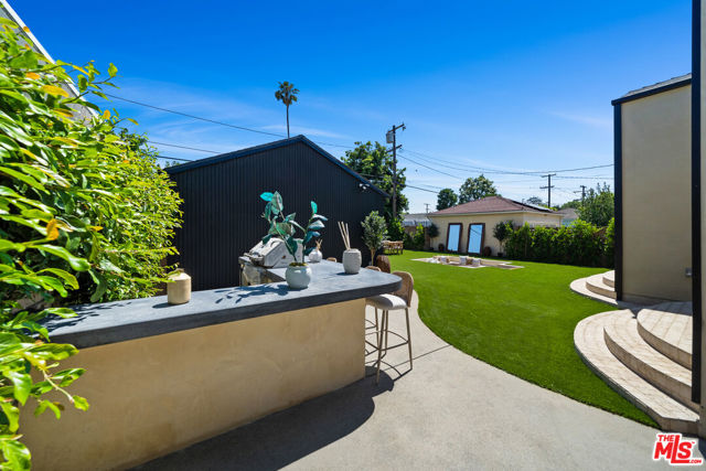 14742 Weddington Street, Sherman Oaks CA: https://media.crmls.org/mediaz/6233aa6c-a9b7-45c4-a7df-d5807b8e561d.jpg