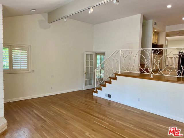 1586 Palisades Drive, Pacific Palisades CA: https://media.crmls.org/mediaz/623491a3-69cb-42d1-afa7-e204f255de5d.jpg