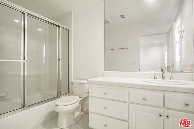 116 N Palm Drive, Beverly Hills CA: https://media.crmls.org/mediaz/62351822-0c57-4288-b8eb-319fd9183e56.jpg