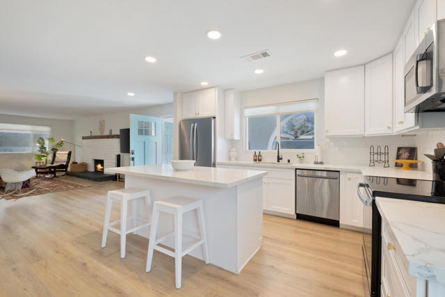 53560 Avenida Herrera, La Quinta CA: https://media.crmls.org/mediaz/62362e06-81a9-4384-b654-03983d4e685d.jpg