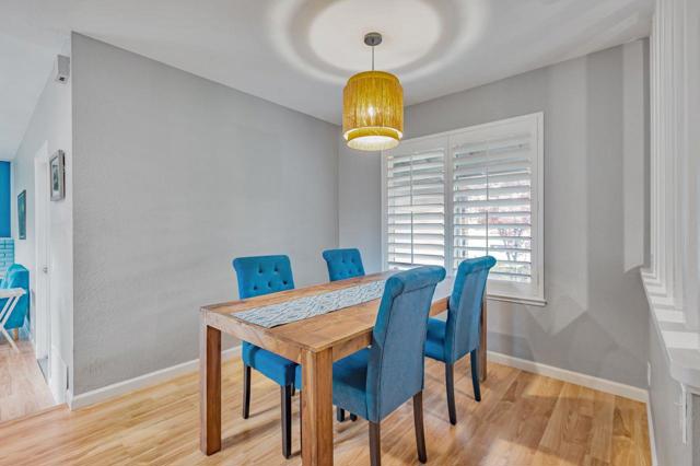 758 Pearlwood Way, San Jose CA: https://media.crmls.org/mediaz/62367ff4-2385-4905-b6e9-718256bc1388.jpg