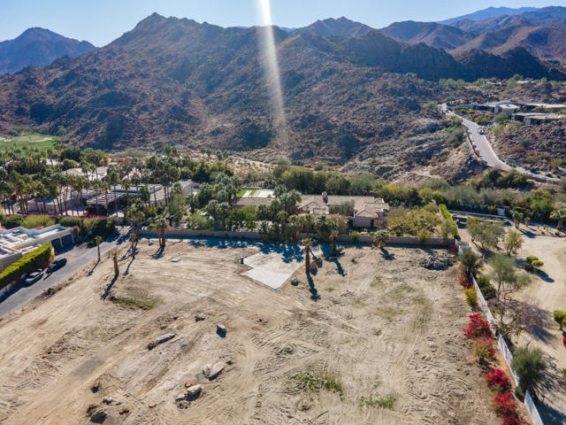 49257 Jfk Trail, Palm Desert CA: https://media.crmls.org/mediaz/6237a980-a49d-481d-a9d5-729f2e1df973.jpg