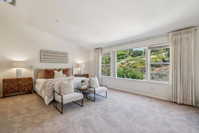 4110 Mystic View Ct, Hayward CA: https://media.crmls.org/mediaz/62381392-80b8-41b8-b75e-e5564214f110.jpg