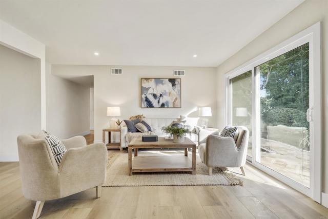 Detail Gallery Image 5 of 26 For 20338 Lake Erie Dr, Walnut,  CA 91789 - 4 Beds | 2 Baths