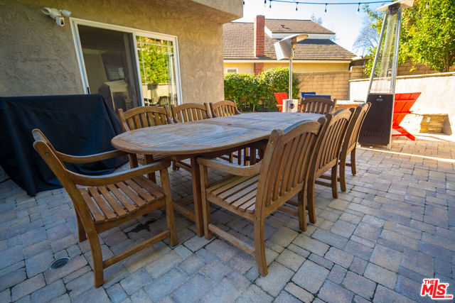 879 Shadowgrove Street, Brea CA: https://media.crmls.org/mediaz/6238a01e-3556-480d-a188-07207f1fb270.jpg