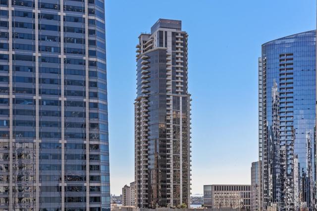 1240 India St, San Diego CA: https://media.crmls.org/mediaz/6238c1b1-25a4-47d5-9810-a9146ccbafc2.jpg