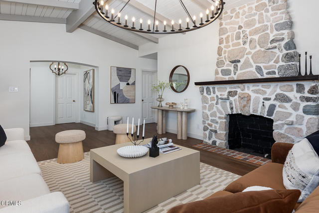 Detail Gallery Image 10 of 46 For 2345 Orange Cove Ave, La Crescenta,  CA 91214 - 5 Beds | 4/1 Baths