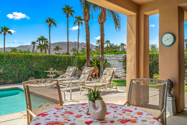 17 Corte Del Sol, Rancho Mirage CA: https://media.crmls.org/mediaz/623ab7db-e1ae-43bf-9e22-c0af4a09276f.jpg