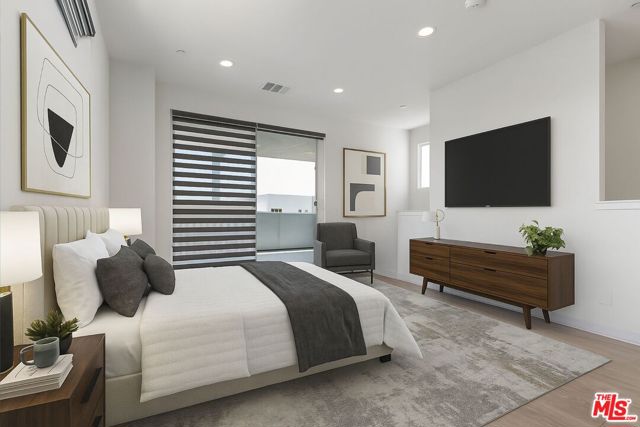 111 Benchmark, Irvine CA: https://media.crmls.org/mediaz/623b1764-fd8f-429c-9e8f-6dd9a4b0101f.jpg