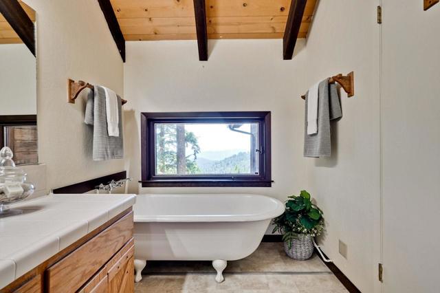12338 First Fork Road, Los Gatos CA: https://media.crmls.org/mediaz/623b6222-8bd1-4088-8880-071b46648ea5.jpg